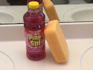 Can You Mix Pine-Sol and Bleach?