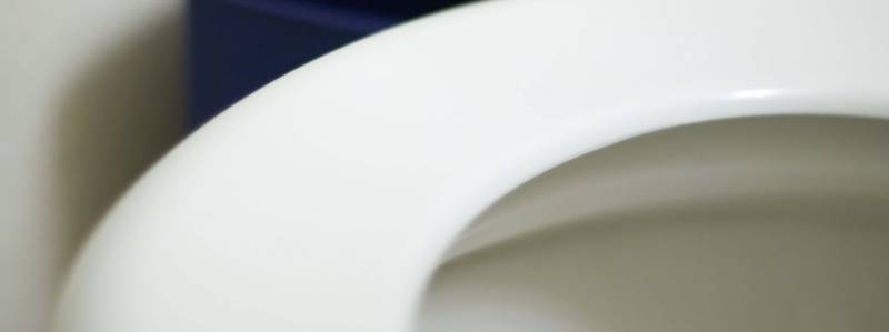 how-to-stop-the-annoying-problem-of-your-toilet-leaking-into-bowl